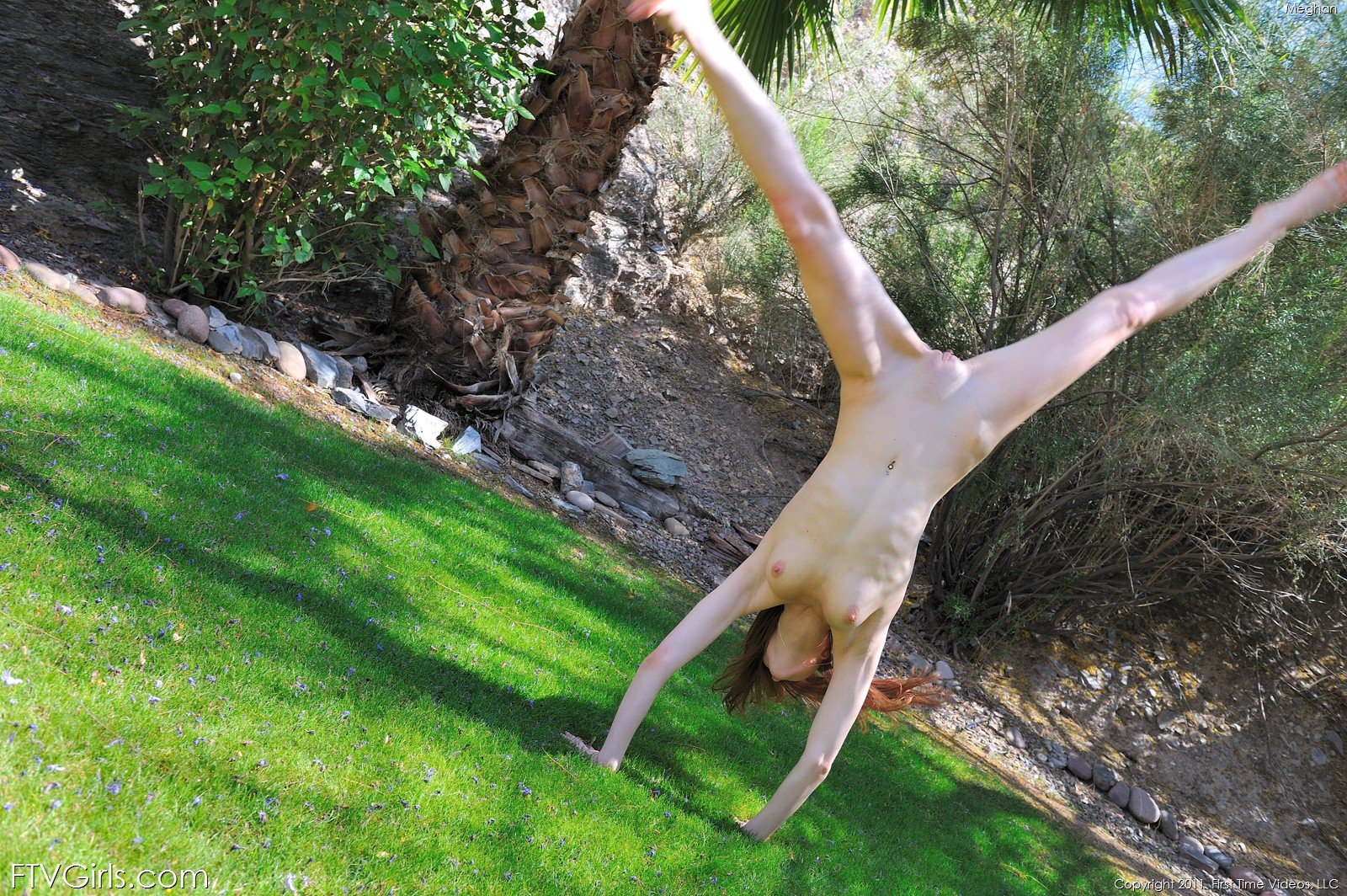 Nude Cartwheel